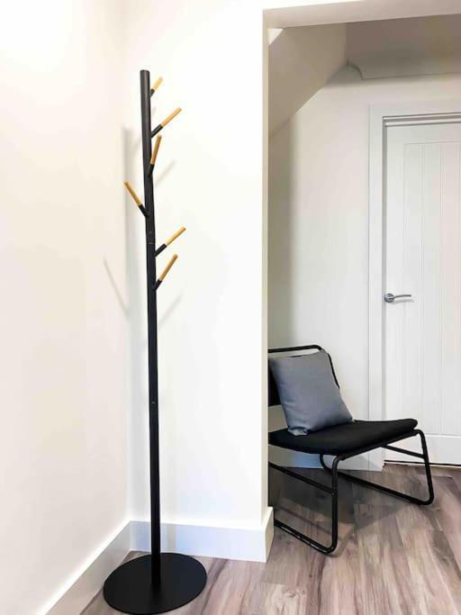 Modern Flat Near Train Station With Free Parking Daire CBG Dış mekan fotoğraf